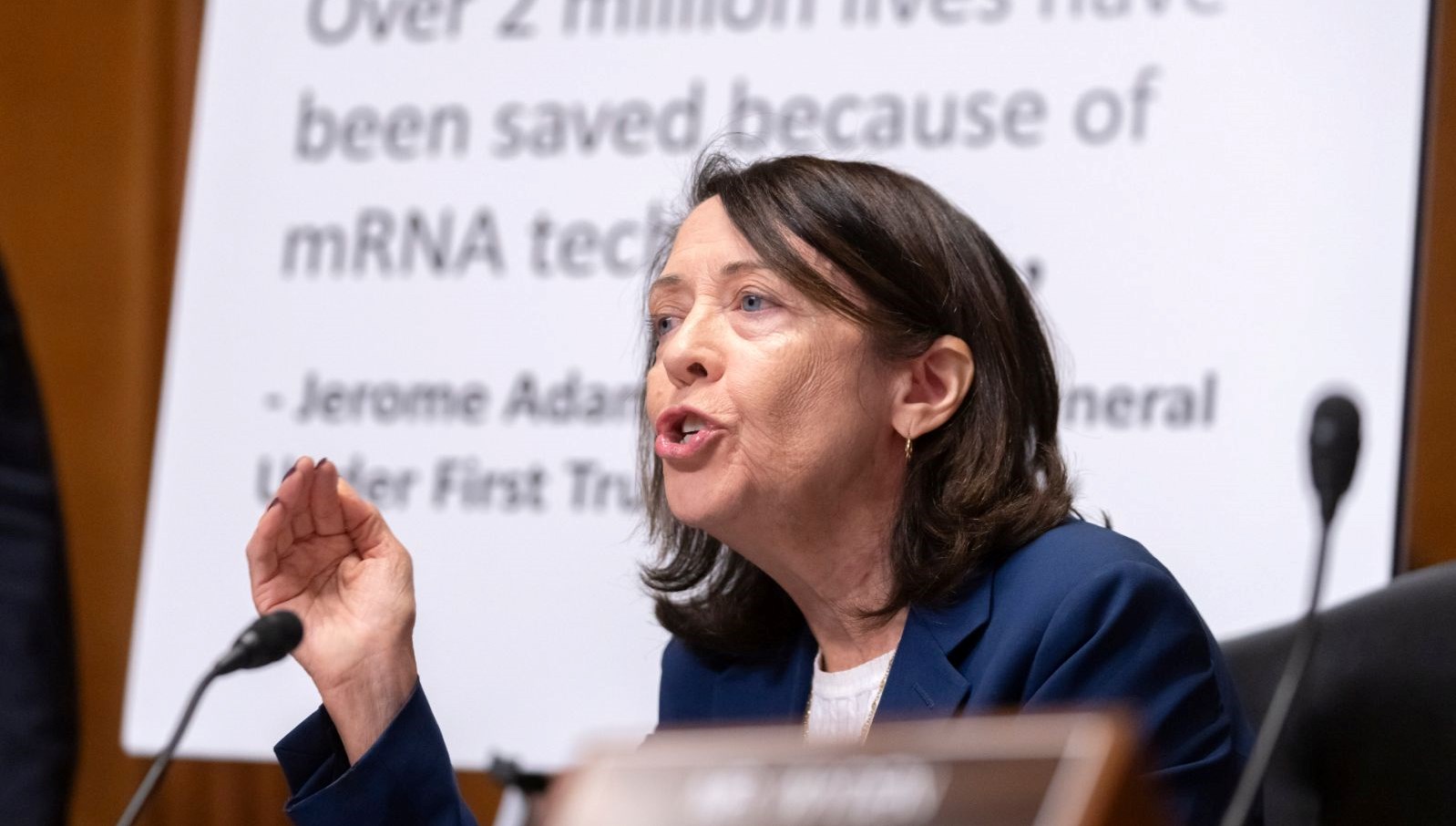 abdli senatorden aysenur paylasimiyla yasa tasarisi sinyali mnPt2JTm