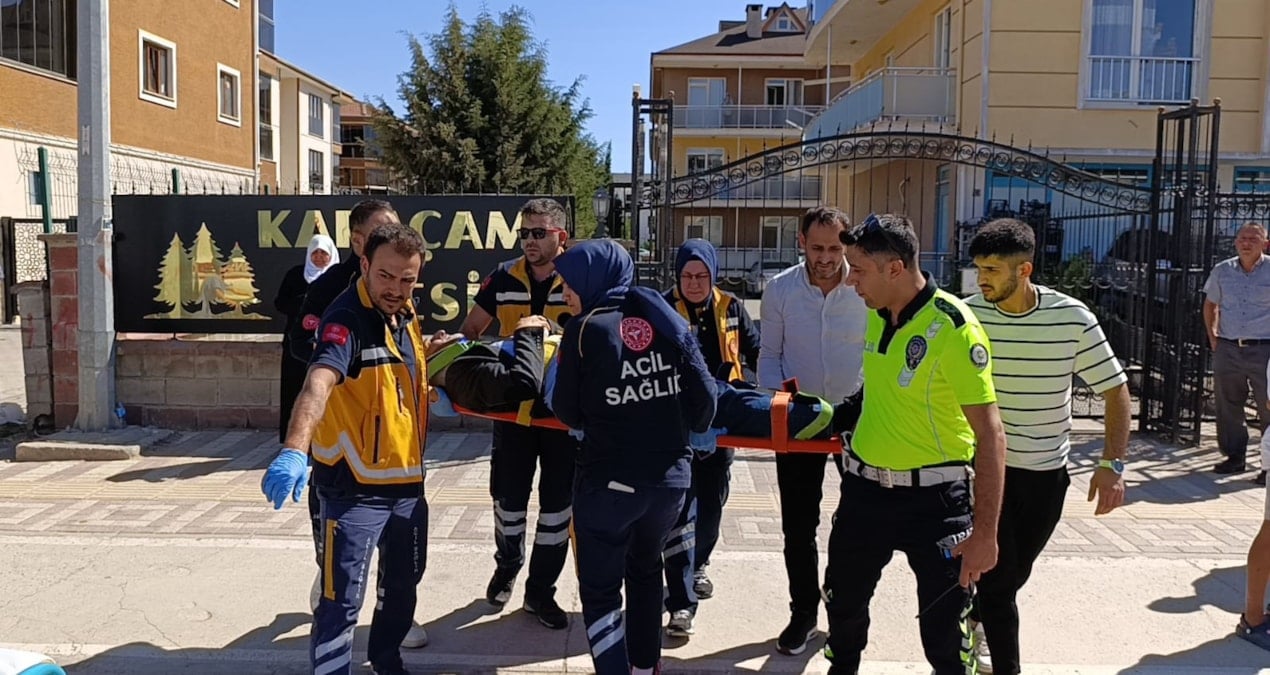 bursa inegolde hafif ticari arac otomobile carpti 4 yarali iZ9p37b3