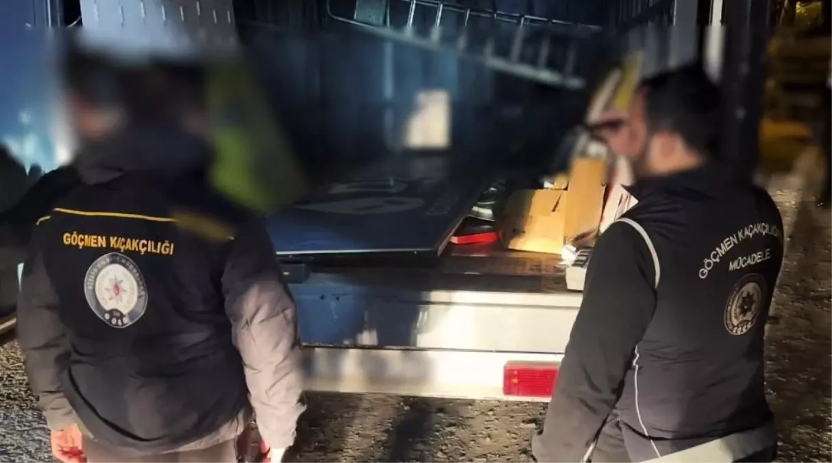 bitliste gocmen kacakciligina operasyon 12 gocmen yakalandi 2 organizator tutuklandi hg7dnDti.jpg