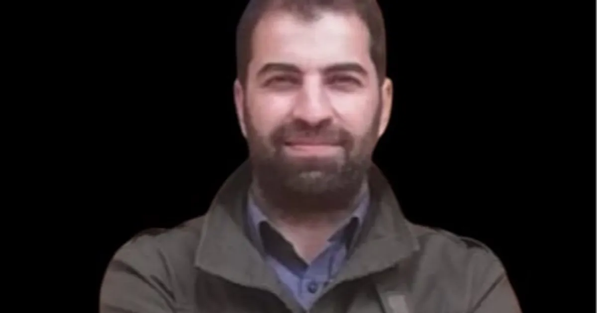 deniz mahabadin ilk oyku kitabi suyun kirmizi golgesi raflarda ntZUaxbR