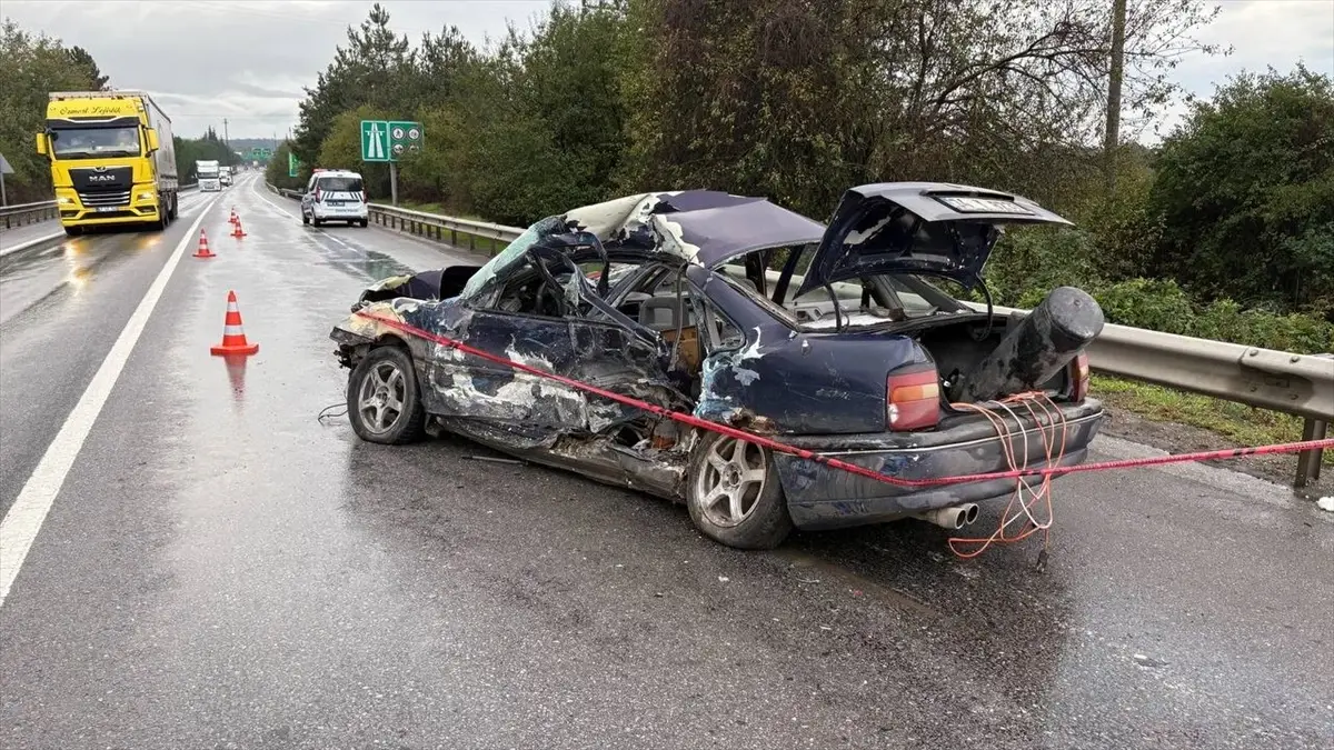 hendekte otobus ve arac carpisti 1 olu 2 yarali GQCOyiia.jpg