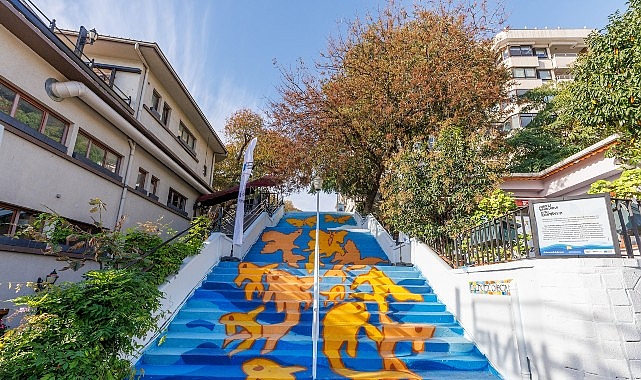 johnson johnson ruh sagliginin onemine vurgu yapmak icin moda merdivenlerini renklendirdi ikC1UvYp.jpg