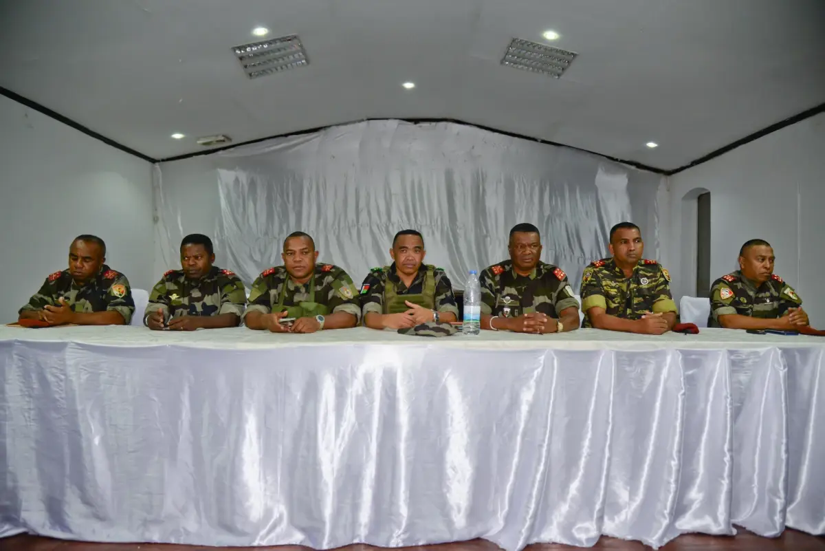 madagaskarda gecis donemi basladi QE728Vya.jpg