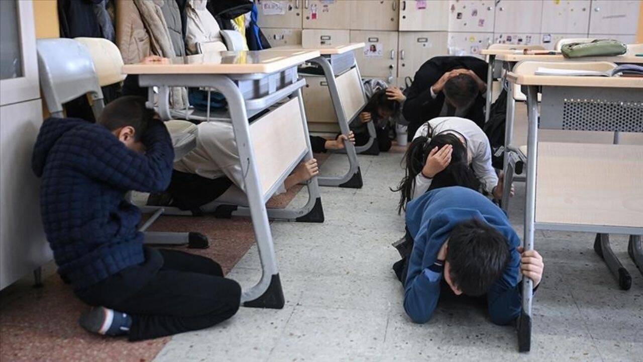 meb duyurdu tum okullarda es zamanli afetlere hazirlik zZ7lLY2A