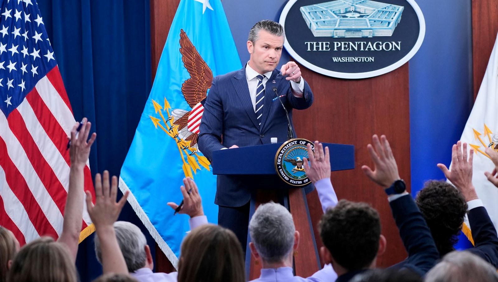 pentagonda muhabir krizi trump yonetimi imza atmayan gazetecileri kovuyor DqRuy8J3.jpg