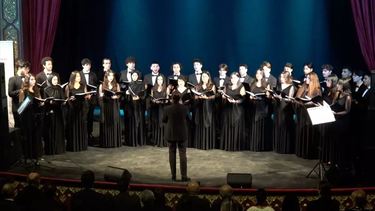 turk macar dostluk konseri ankarada gerceklesti gnysZSvV.jpg