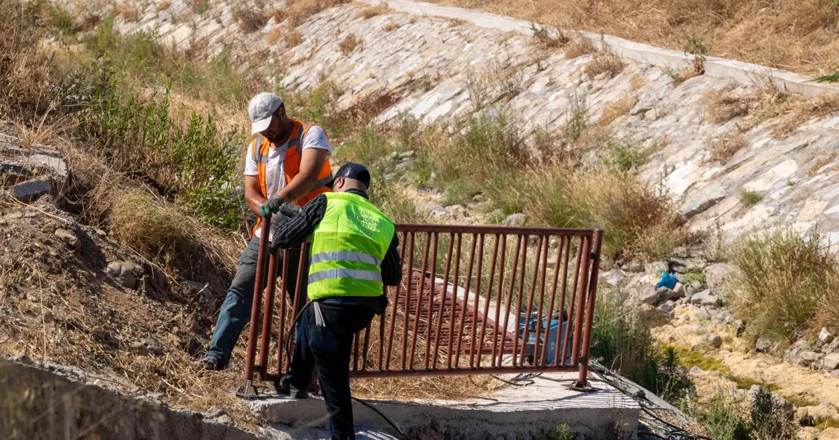 İzmir Seferihisar’da selin izleri siliniyor Izmir seferihisarda selin izleri siliniyor kW3nejkz